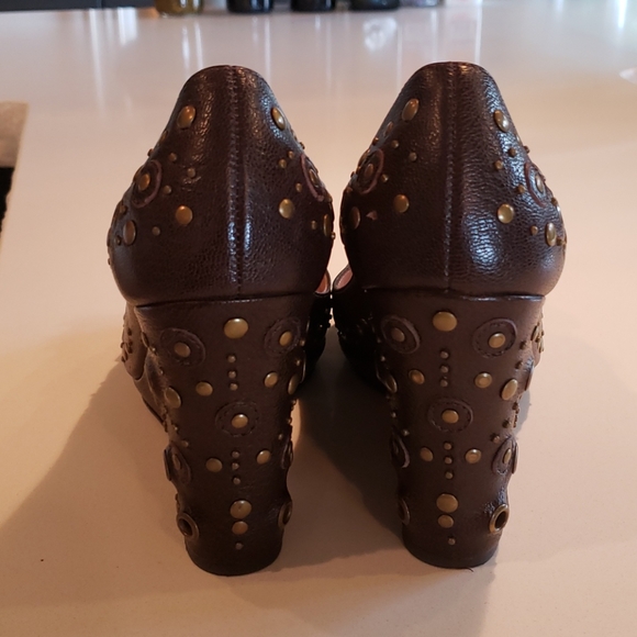 Oscar de la Renta Tulah Grommet Wedge - Picture 3 of 6